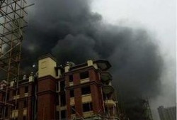 居民楼起火爆料案例视频,居民楼火灾现场视频曝光