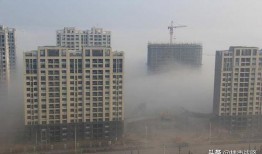 爆料房屋受损的新闻报道,居民生活受影响，官方紧急介入调查”